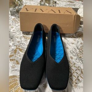 Vivaia Lightweight Square-Toe V-Cut Flats Margot Walker